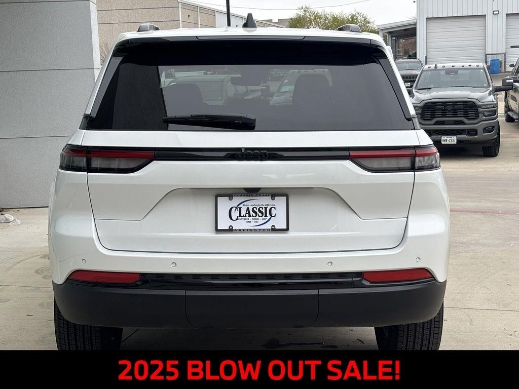 Jeep Grand Cherokee Laredo E 2WD 2025