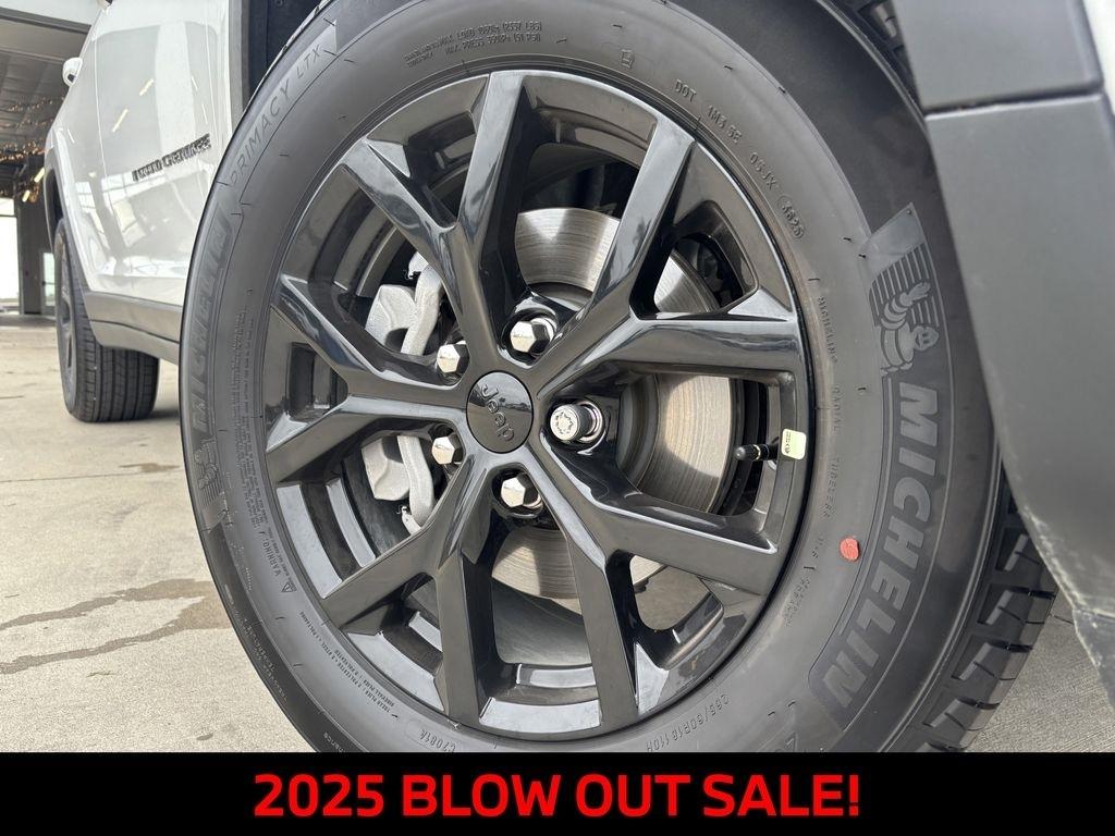 Jeep Grand Cherokee Laredo E 2WD 2025