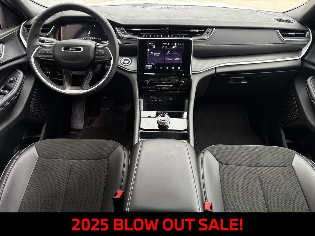 Jeep Grand Cherokee Laredo E 2WD 2025