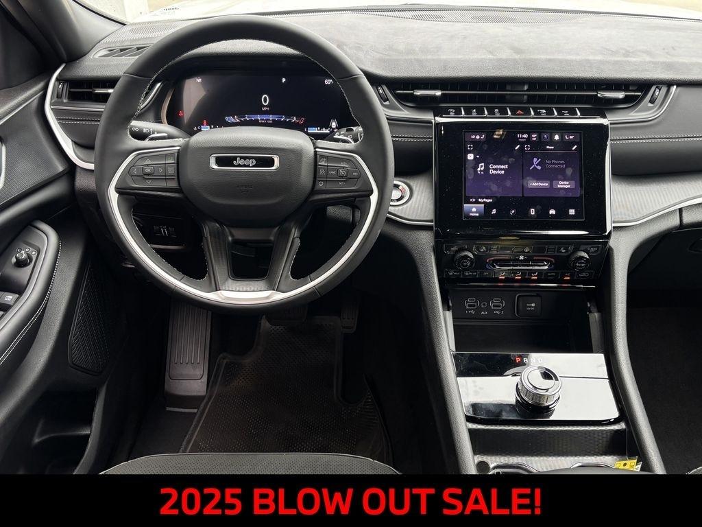 Jeep Grand Cherokee Laredo E 2WD 2025