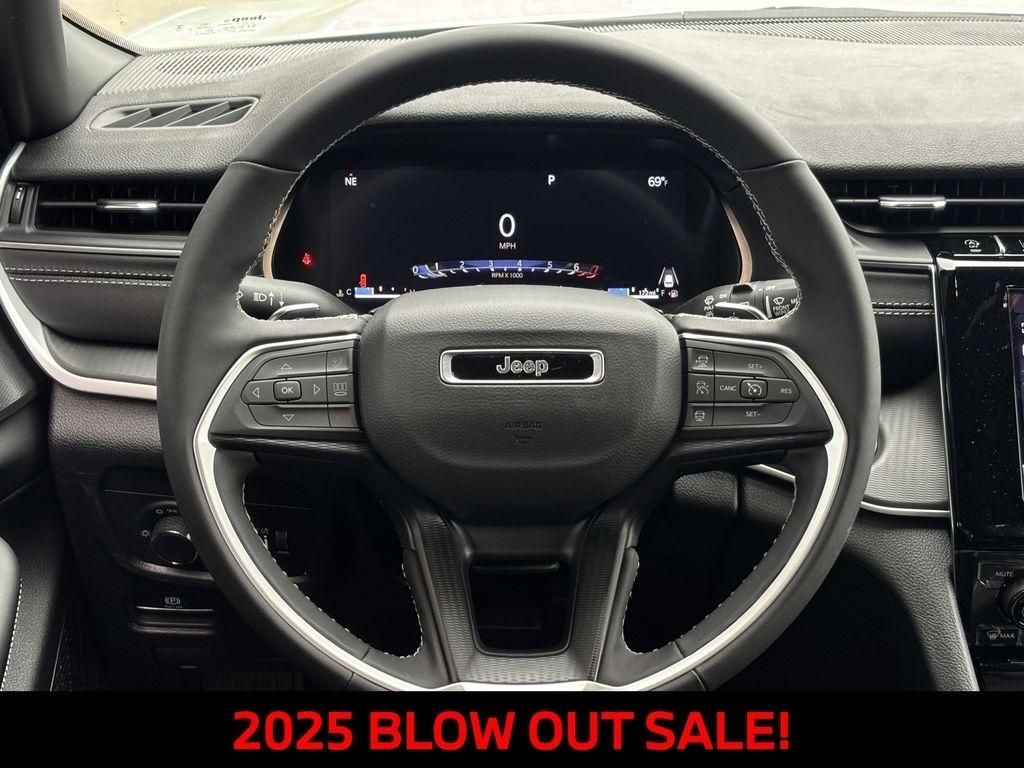 Jeep Grand Cherokee Laredo E 2WD 2025