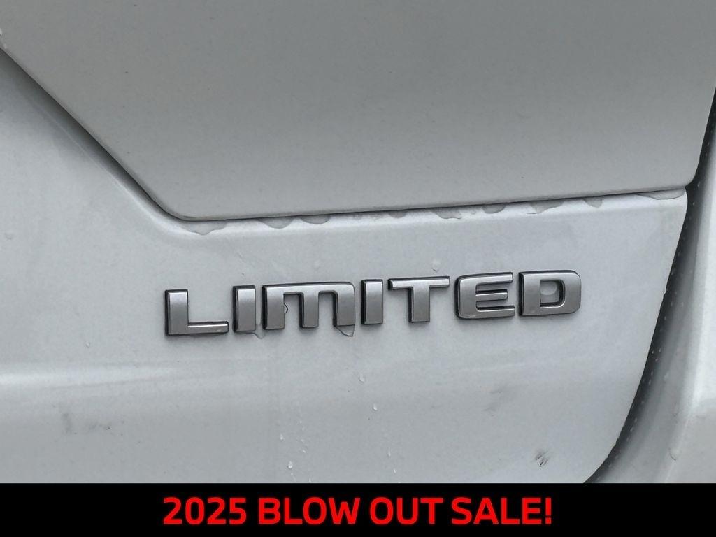Jeep Grand Cherokee Limited 2WD 2025