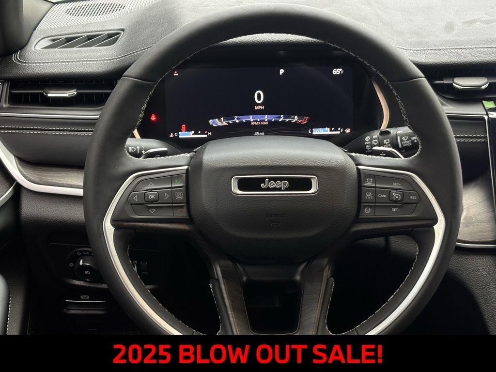 Jeep Grand Cherokee Limited 2WD 2025