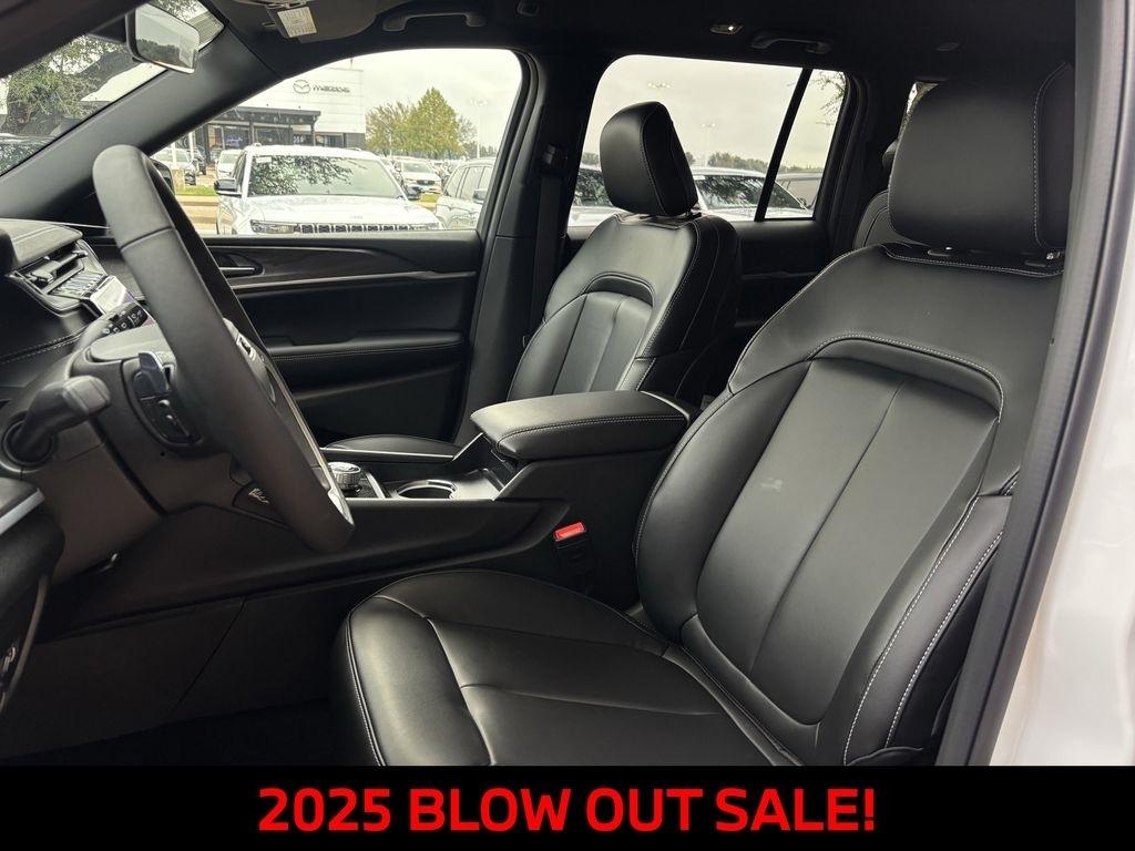 Jeep Grand Cherokee Limited 2WD 2025