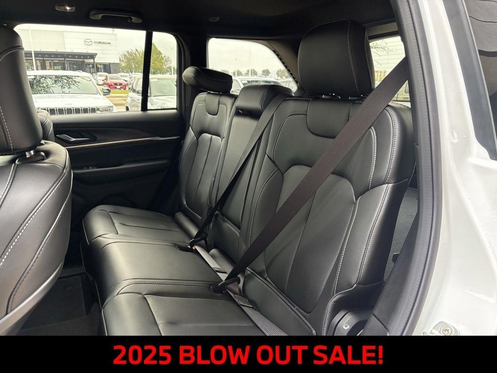 Jeep Grand Cherokee Limited 2WD 2025