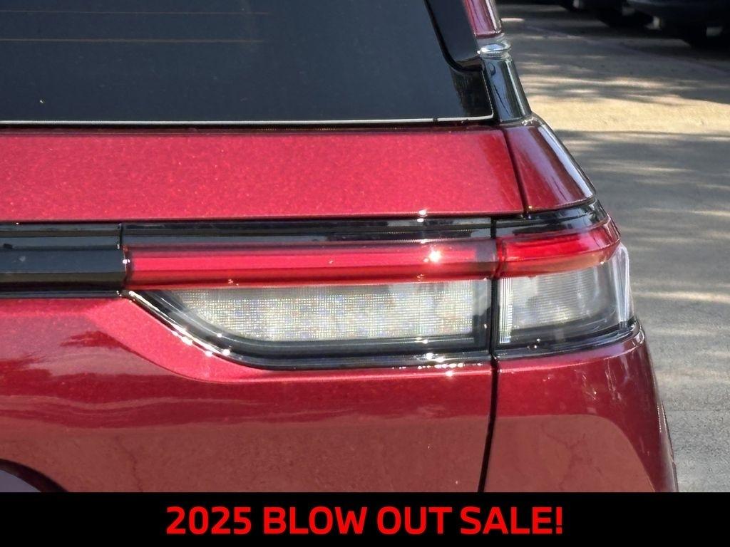 Jeep Grand Cherokee Laredo 4WD 2025