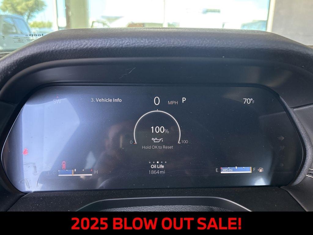 Jeep Grand Cherokee Laredo 4WD 2025