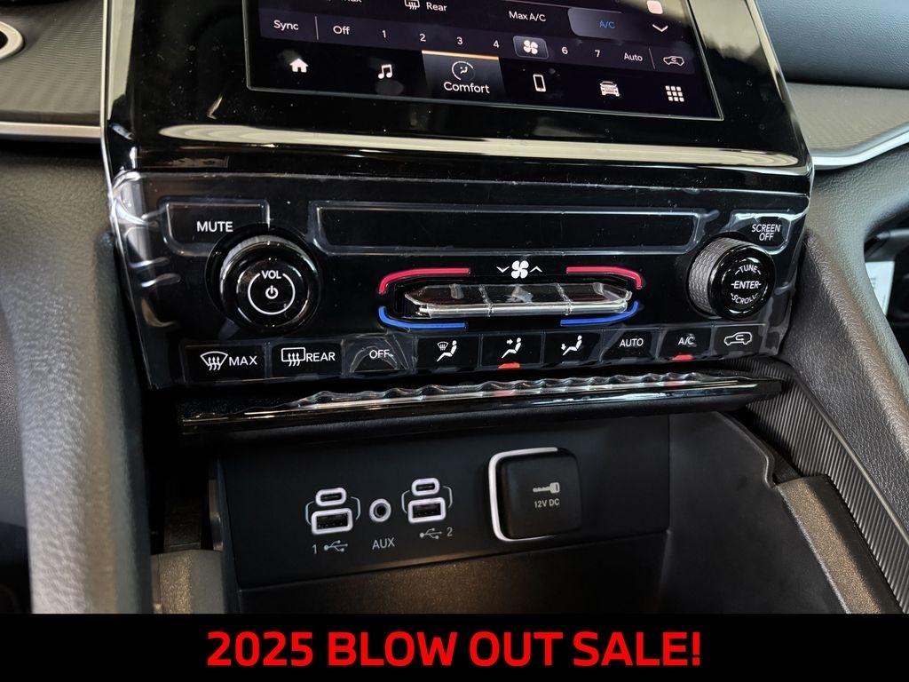 Jeep Grand Cherokee Laredo 4WD 2025