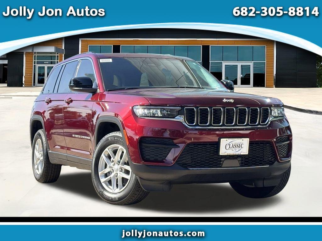 Jeep Grand Cherokee Laredo 4WD 2025