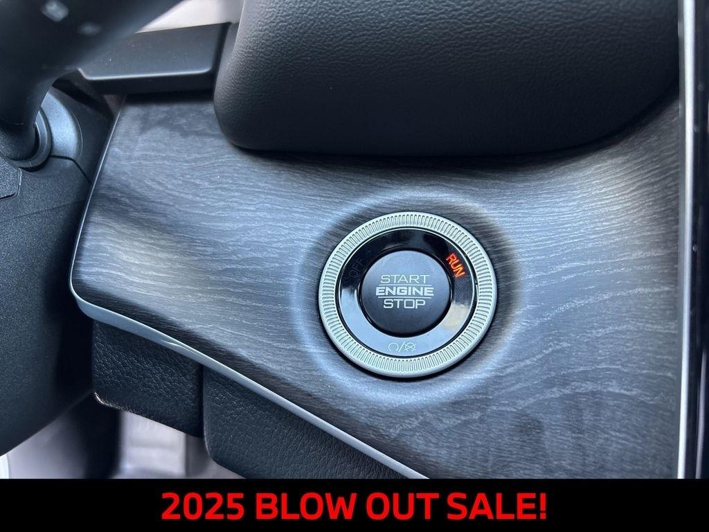 Jeep Grand Cherokee Limited 2WD 2025