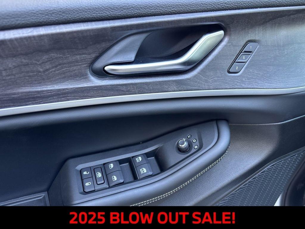 Jeep Grand Cherokee Limited 2WD 2025