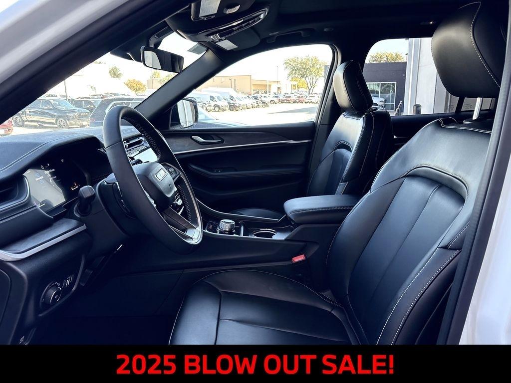 Jeep Grand Cherokee Limited 2WD 2025