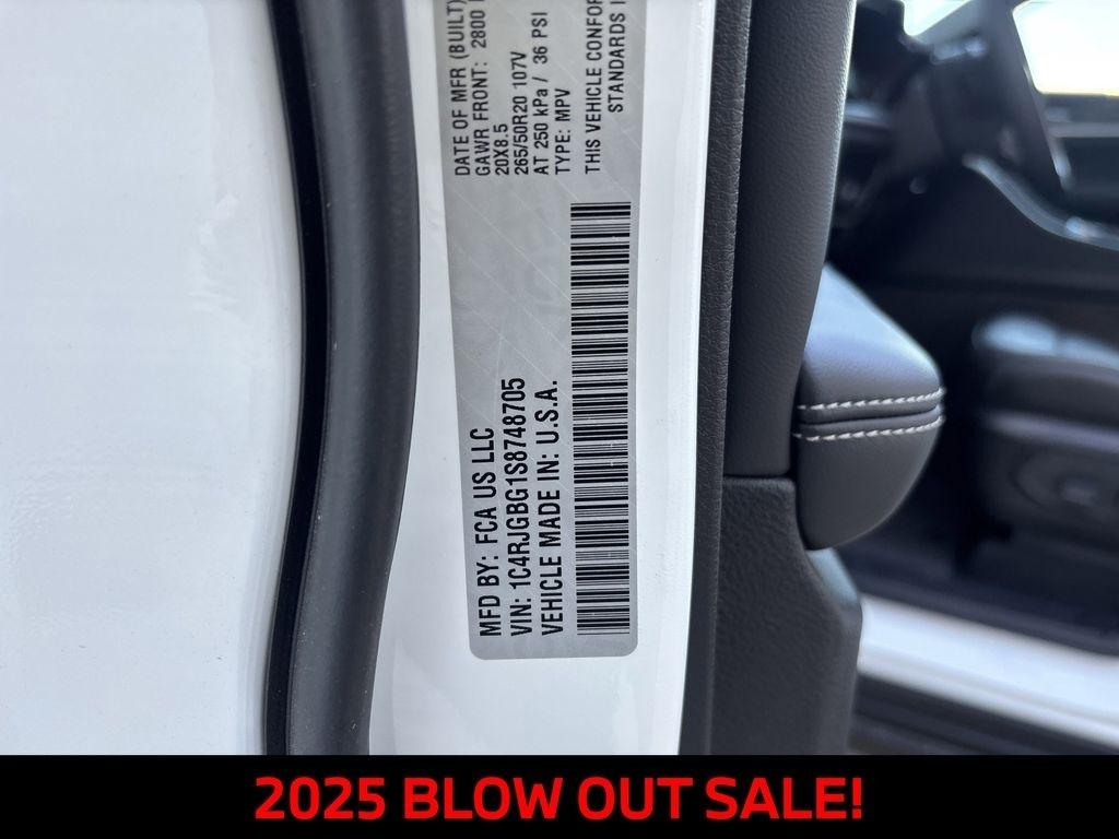 Jeep Grand Cherokee Limited 2WD 2025