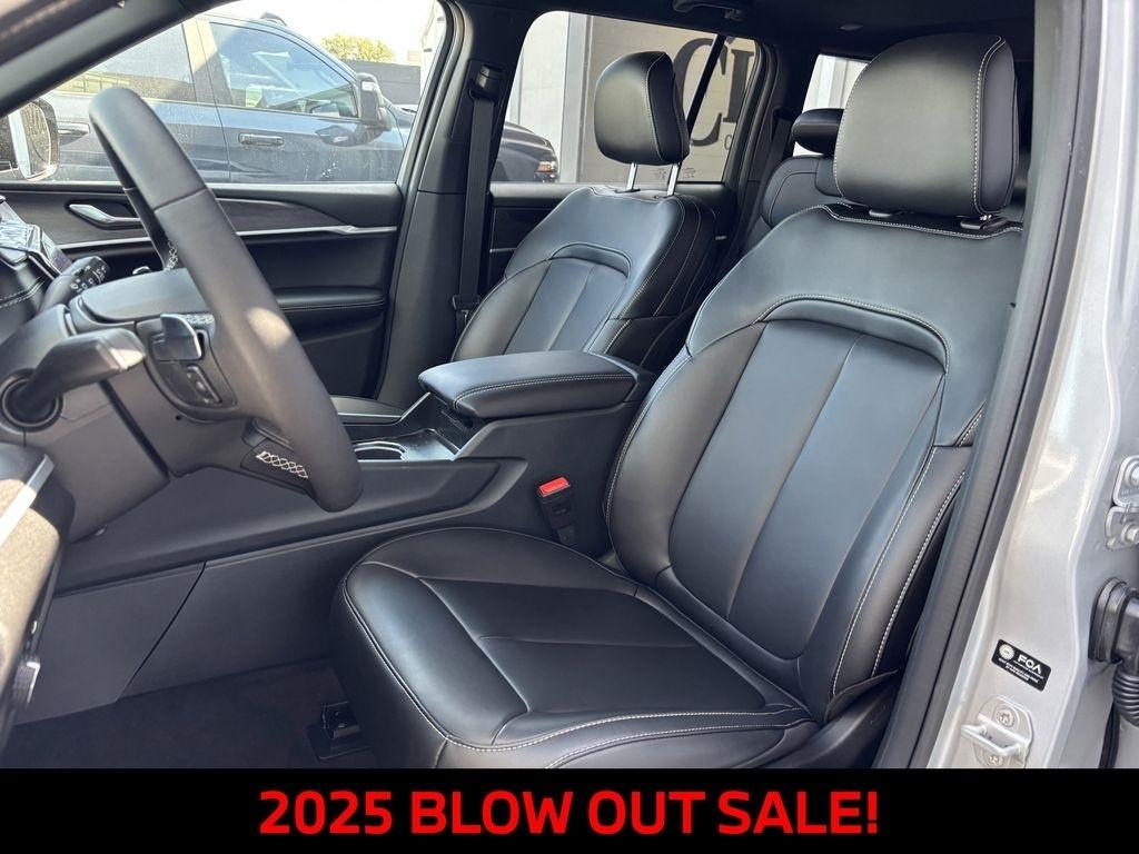 Jeep Grand Cherokee Limited 4WD 2025