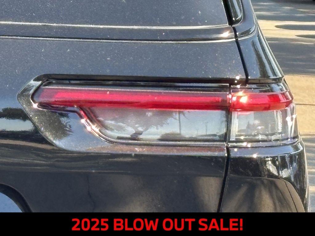 Jeep Grand Cherokee L Laredo 2025