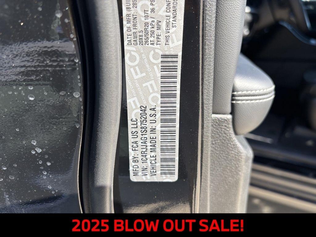 Jeep Grand Cherokee L Laredo 2025