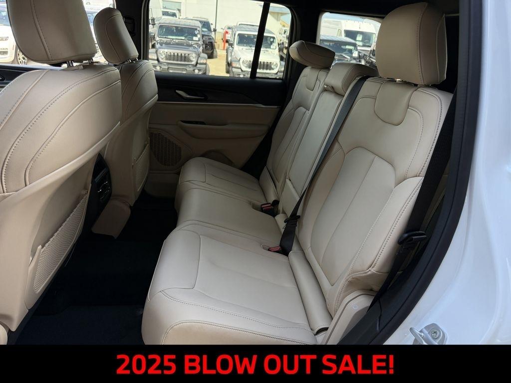 Jeep Grand Cherokee Limited 2WD 2025