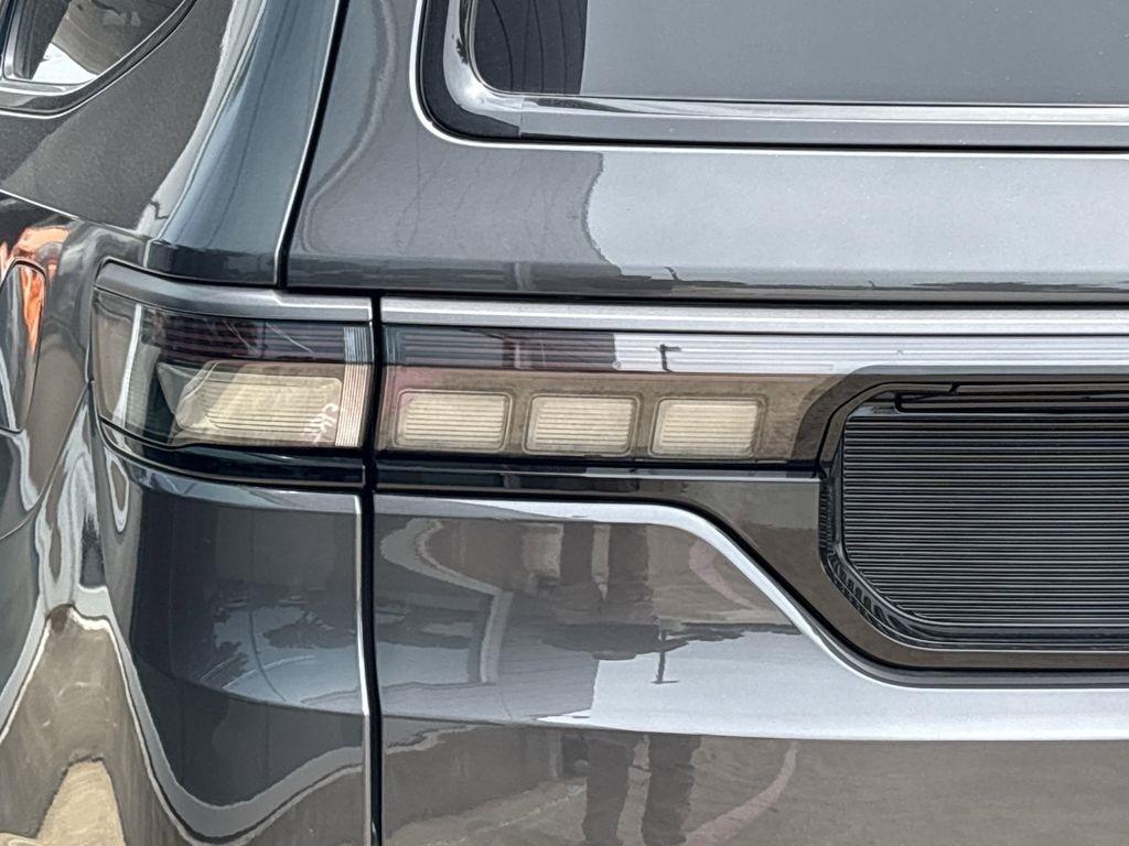 Jeep Wagoneer Base 4WD 2026