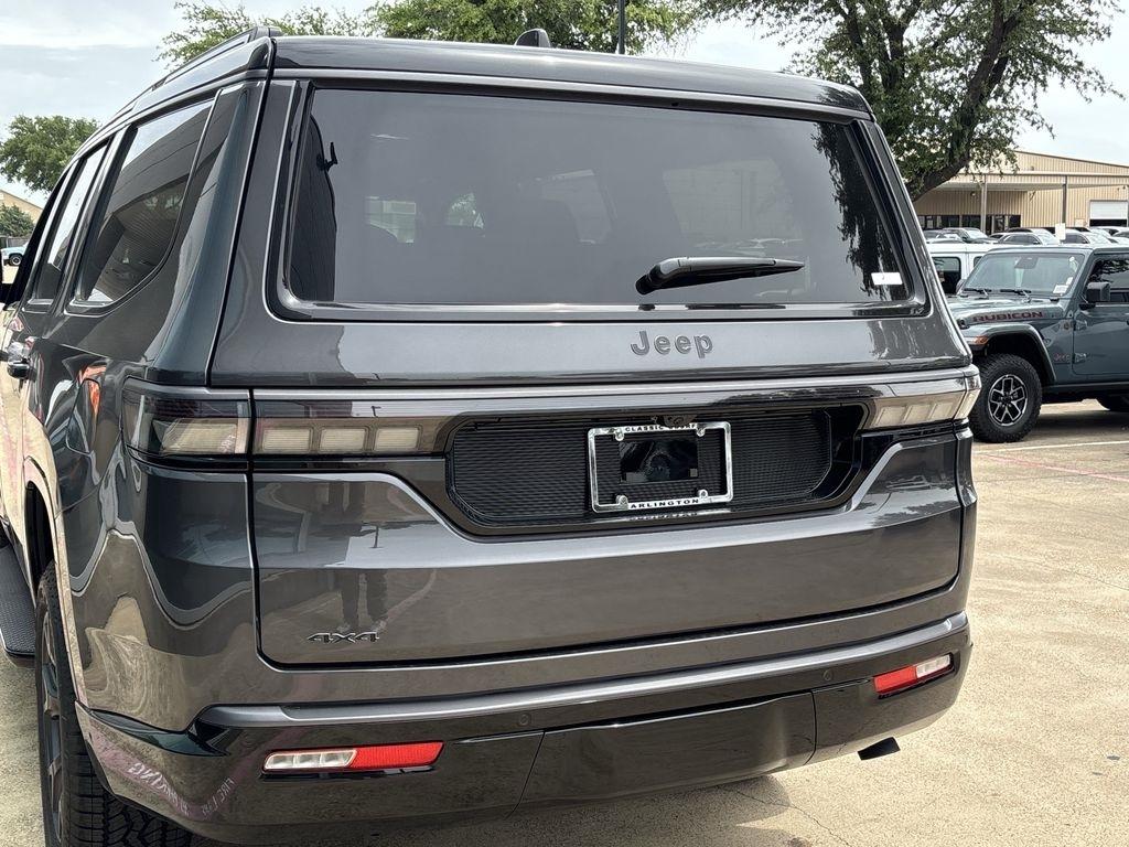 Jeep Wagoneer Base 4WD 2026