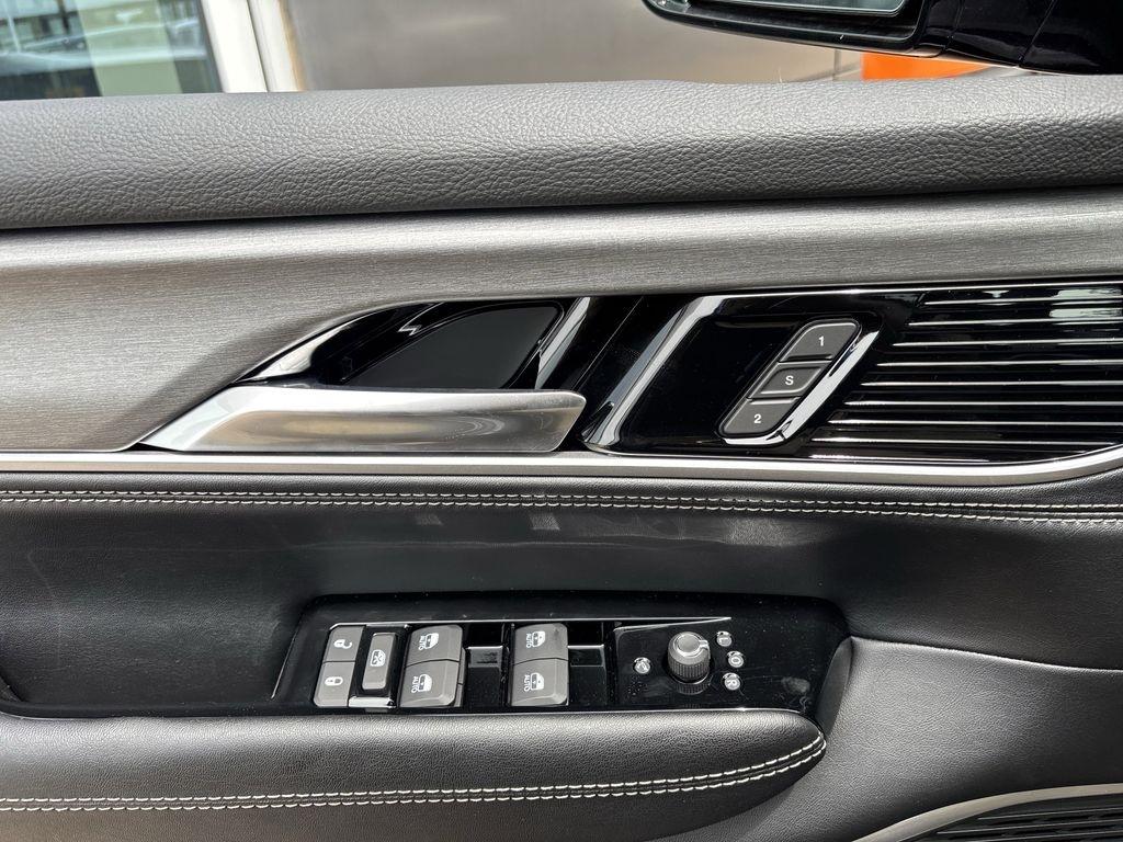 Jeep Wagoneer Base 4WD 2026