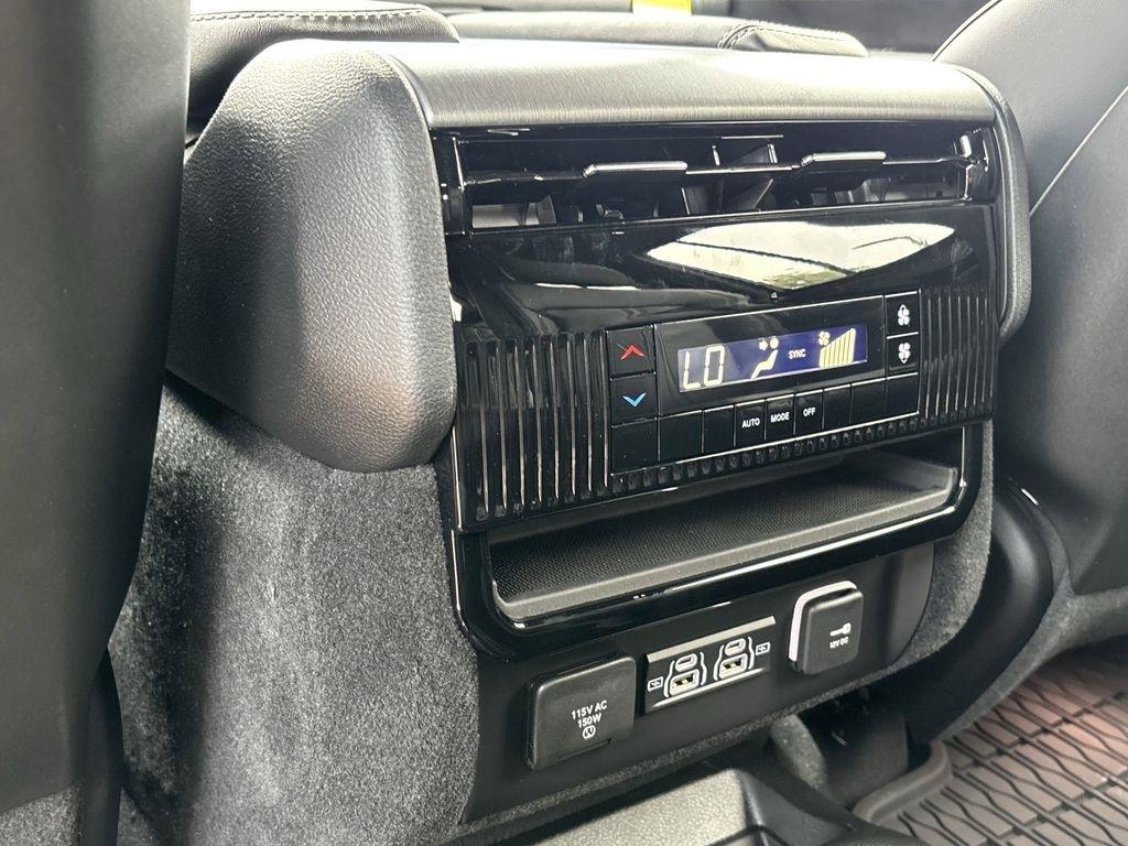 Jeep Wagoneer Base 4WD 2026