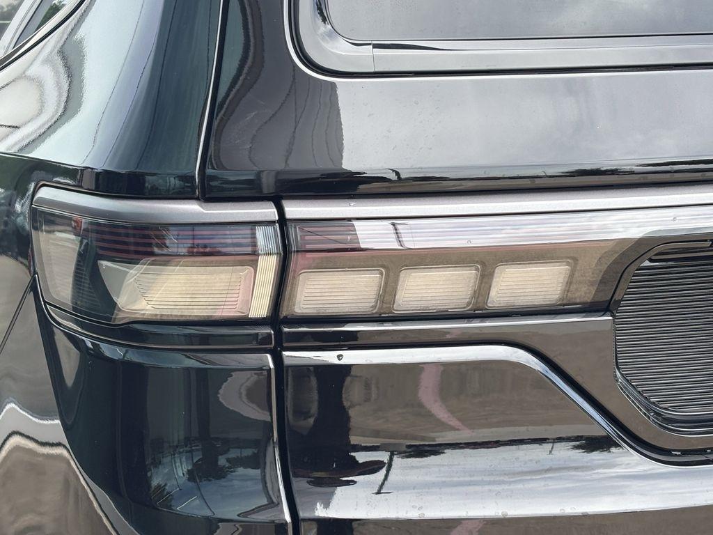 Jeep Wagoneer Base 4WD 2026
