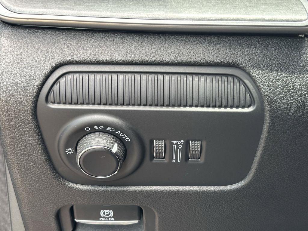 Jeep Wagoneer Base 4WD 2026
