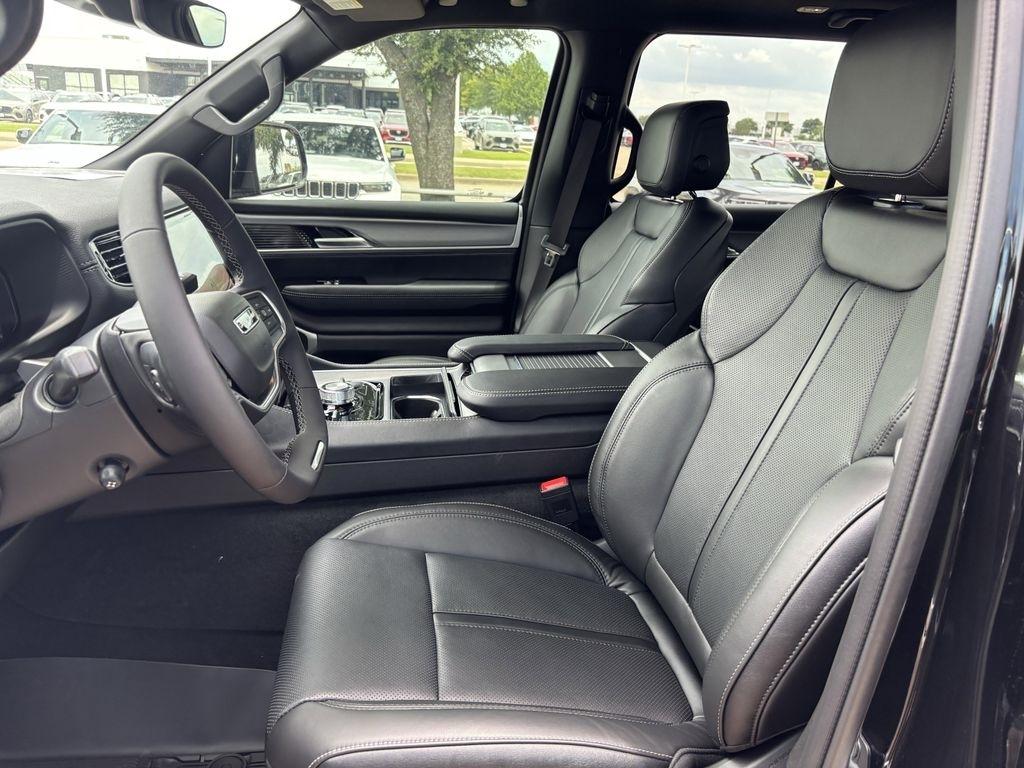 Jeep Wagoneer Base 4WD 2026