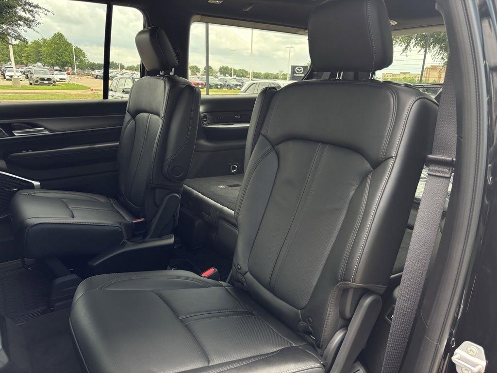 Jeep Wagoneer Base 4WD 2026