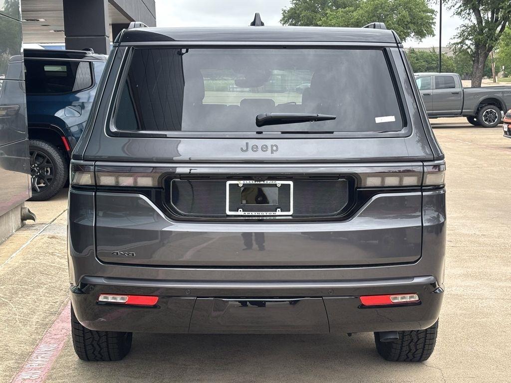 Jeep Wagoneer Base 4WD 2026