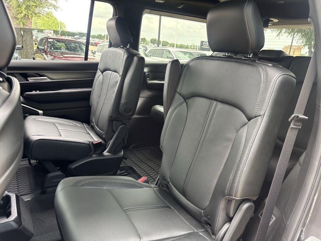 Jeep Wagoneer Base 4WD 2026
