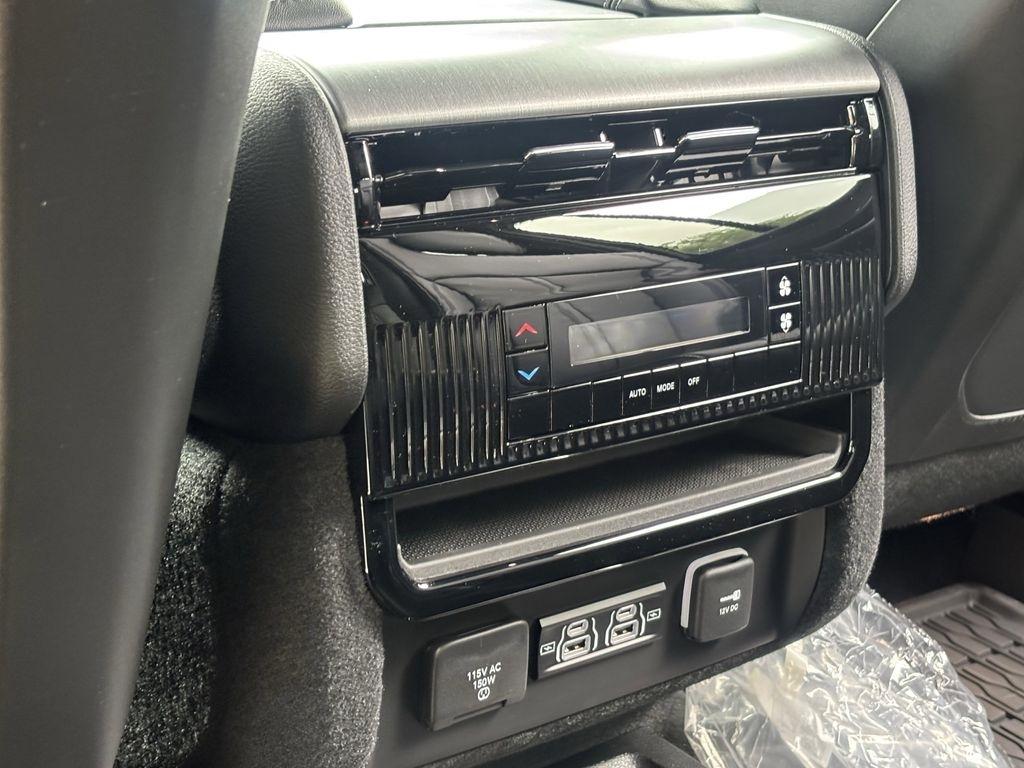 Jeep Wagoneer Base 4WD 2026