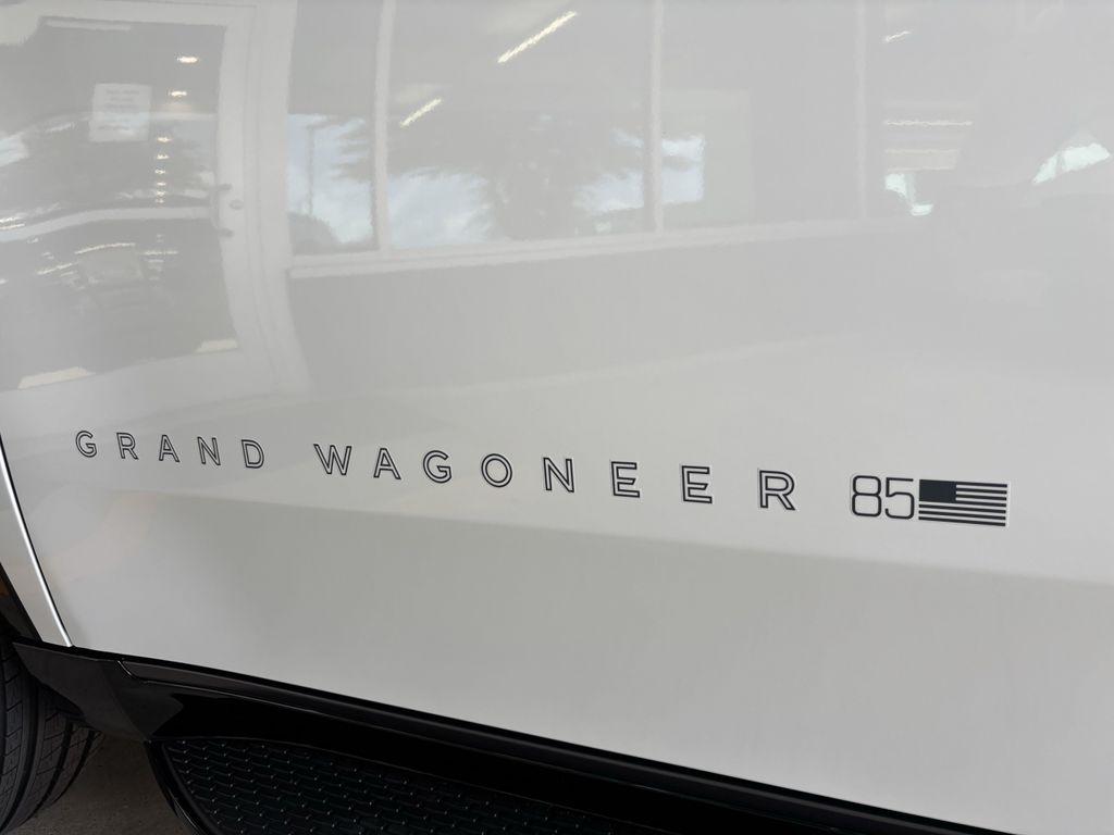Jeep Wagoneer Base 4WD 2026