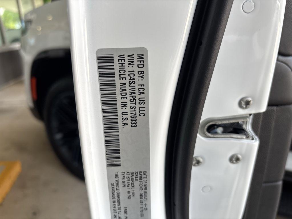 Jeep Wagoneer Base 4WD 2026
