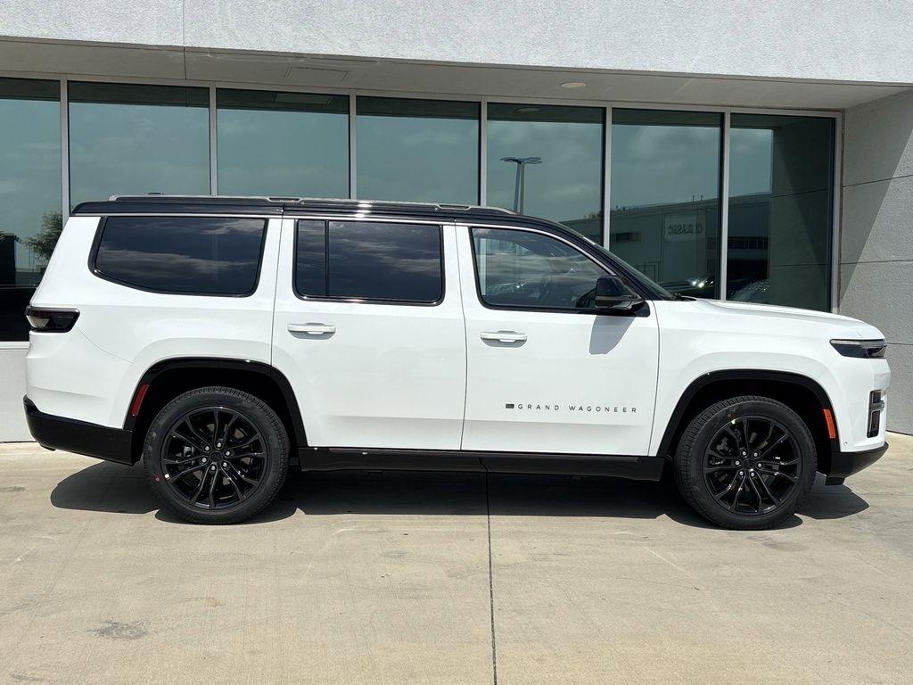 Jeep Grand Wagoneer Base 2026