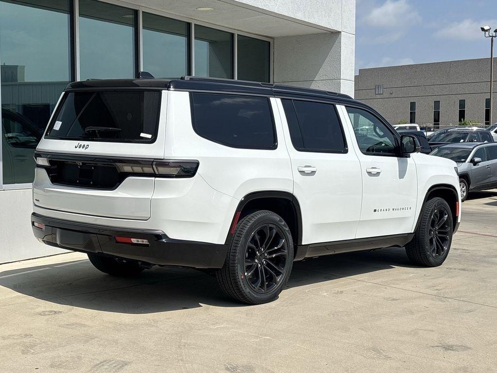 Jeep Grand Wagoneer Base 2026