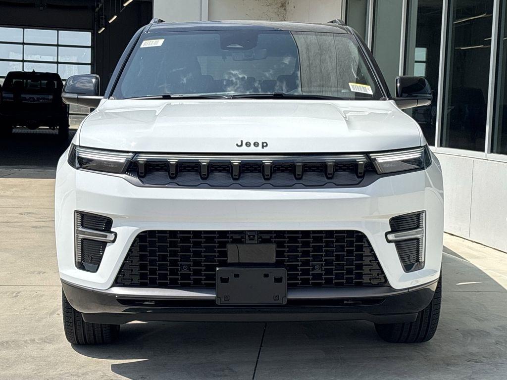 Jeep Grand Wagoneer Base 2026