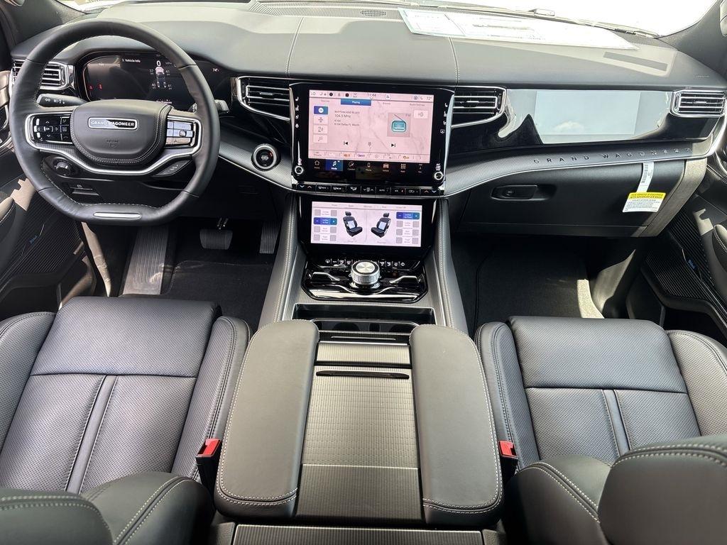 Jeep Grand Wagoneer Base 2026