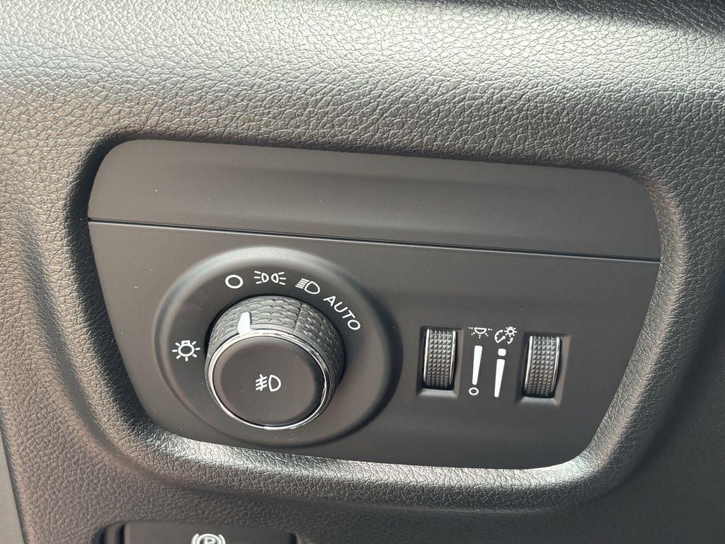 Jeep Grand Cherokee L Limited 4WD 2026