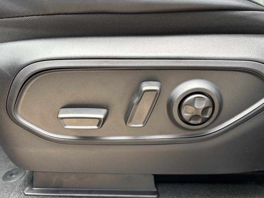 Jeep Grand Cherokee L Limited 4WD 2026