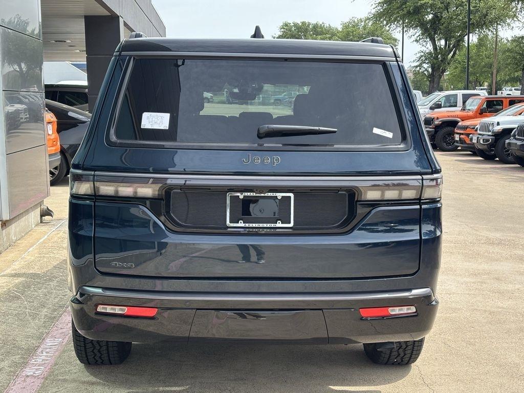 Jeep Wagoneer Base 4WD 2026