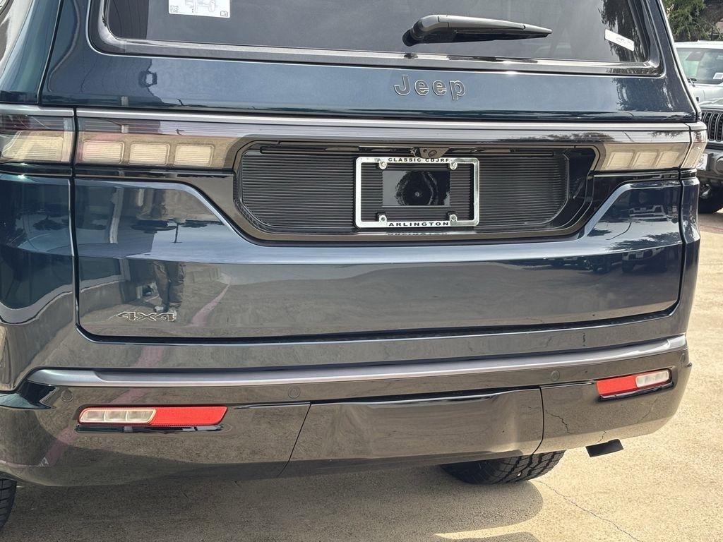 Jeep Wagoneer Base 4WD 2026