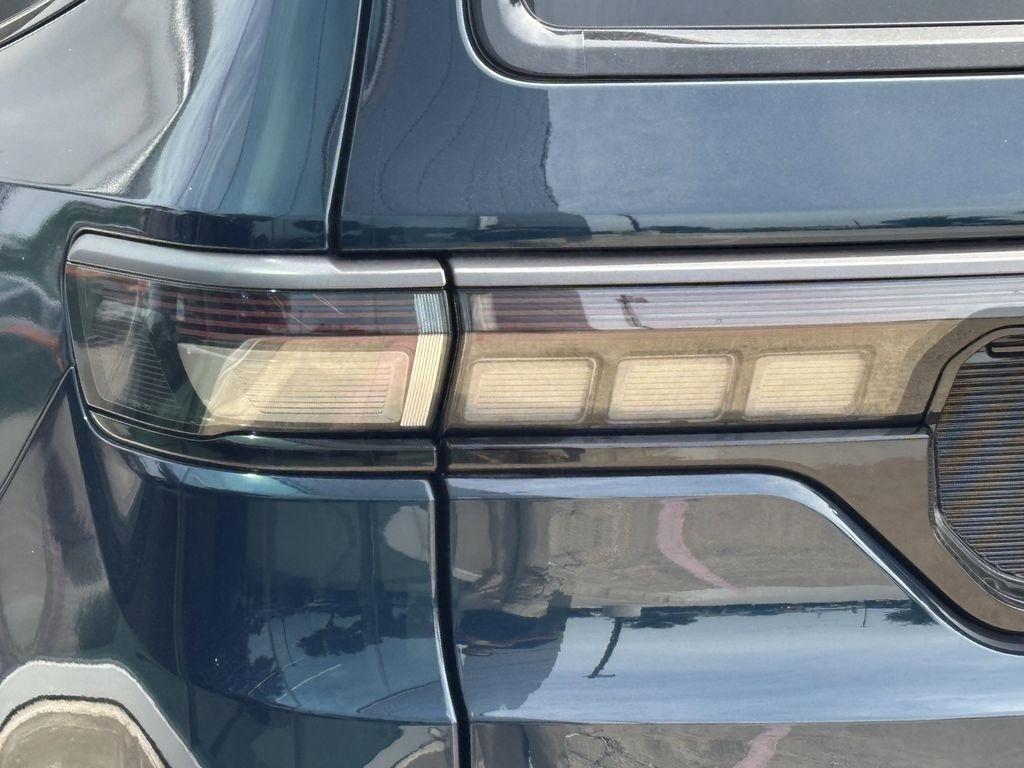 Jeep Wagoneer Base 4WD 2026