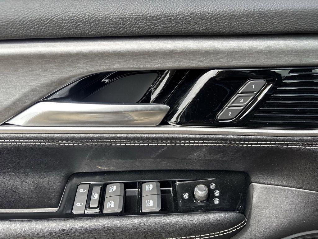 Jeep Wagoneer Base 4WD 2026
