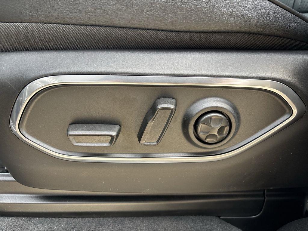 Jeep Wagoneer Base 4WD 2026