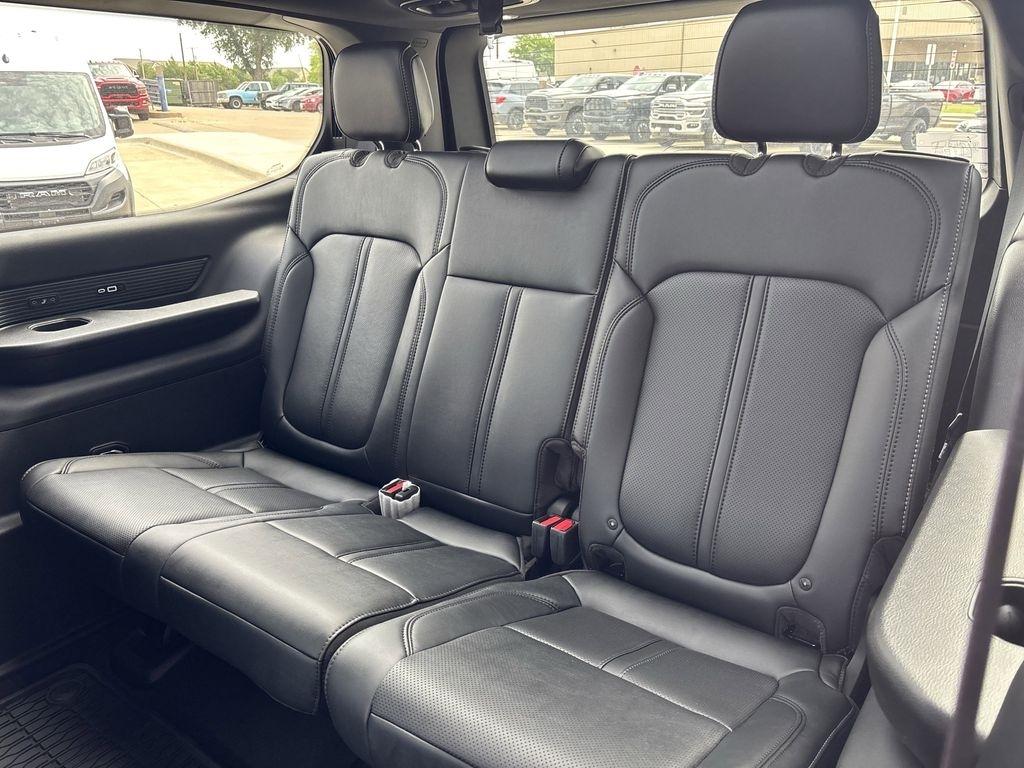 Jeep Wagoneer Base 4WD 2026
