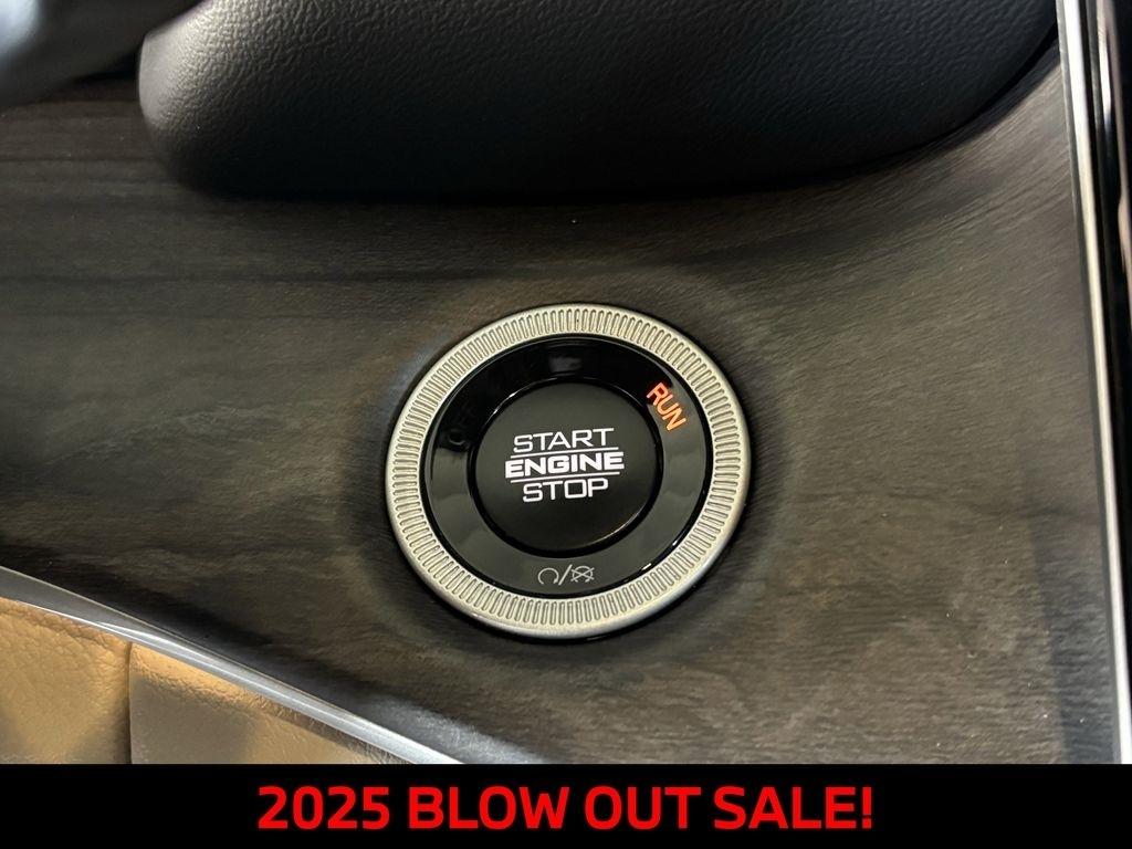 Jeep Grand Cherokee L Limited 4WD 2025