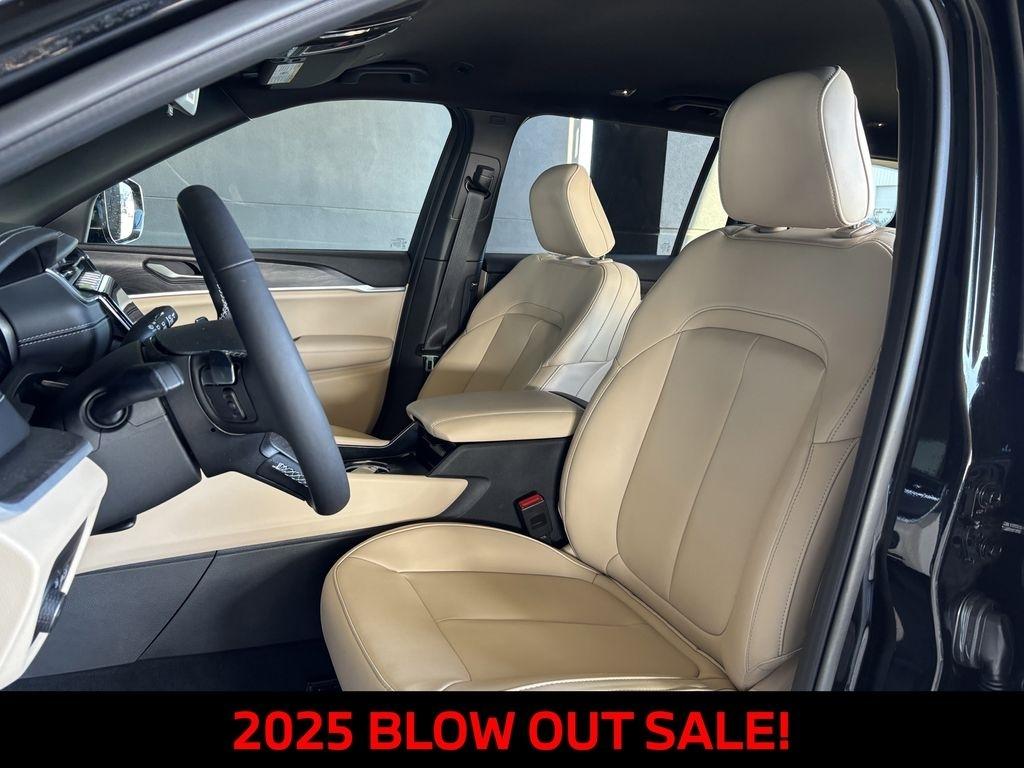 Jeep Grand Cherokee L Limited 4WD 2025