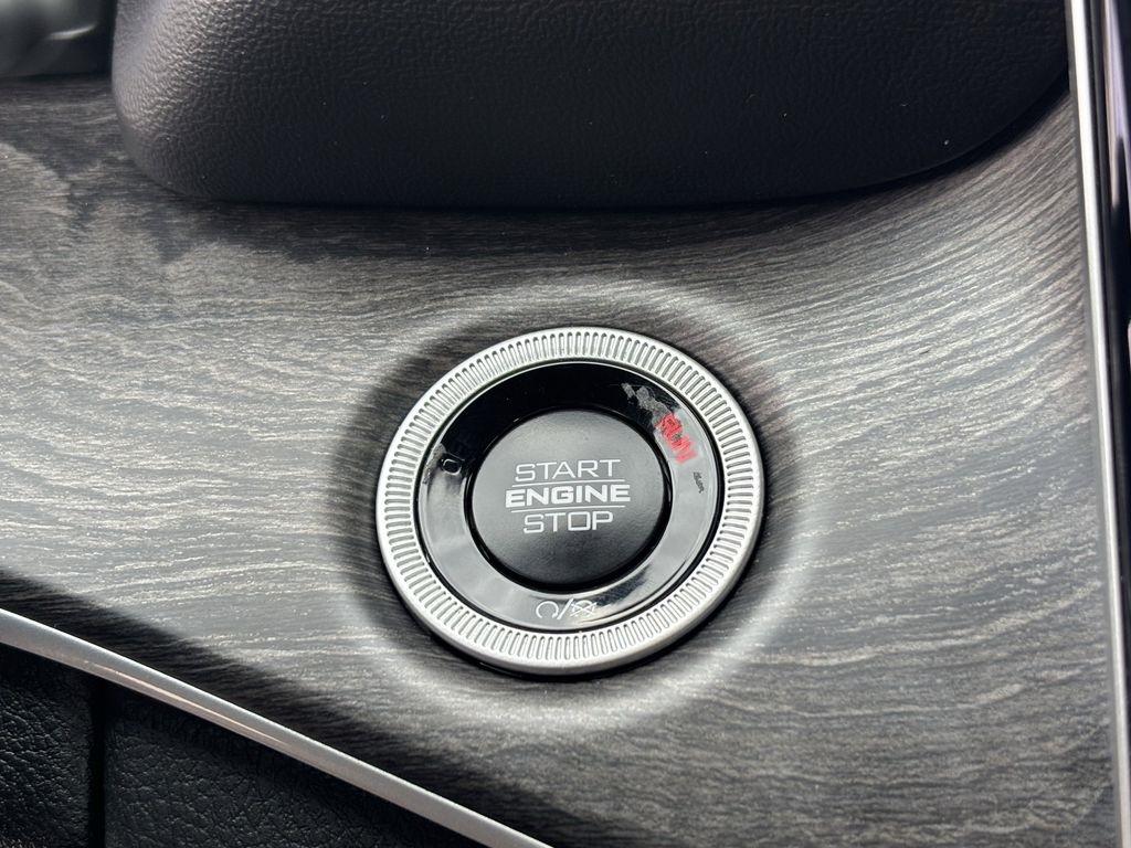 Jeep Grand Cherokee L Limited 4WD 2025