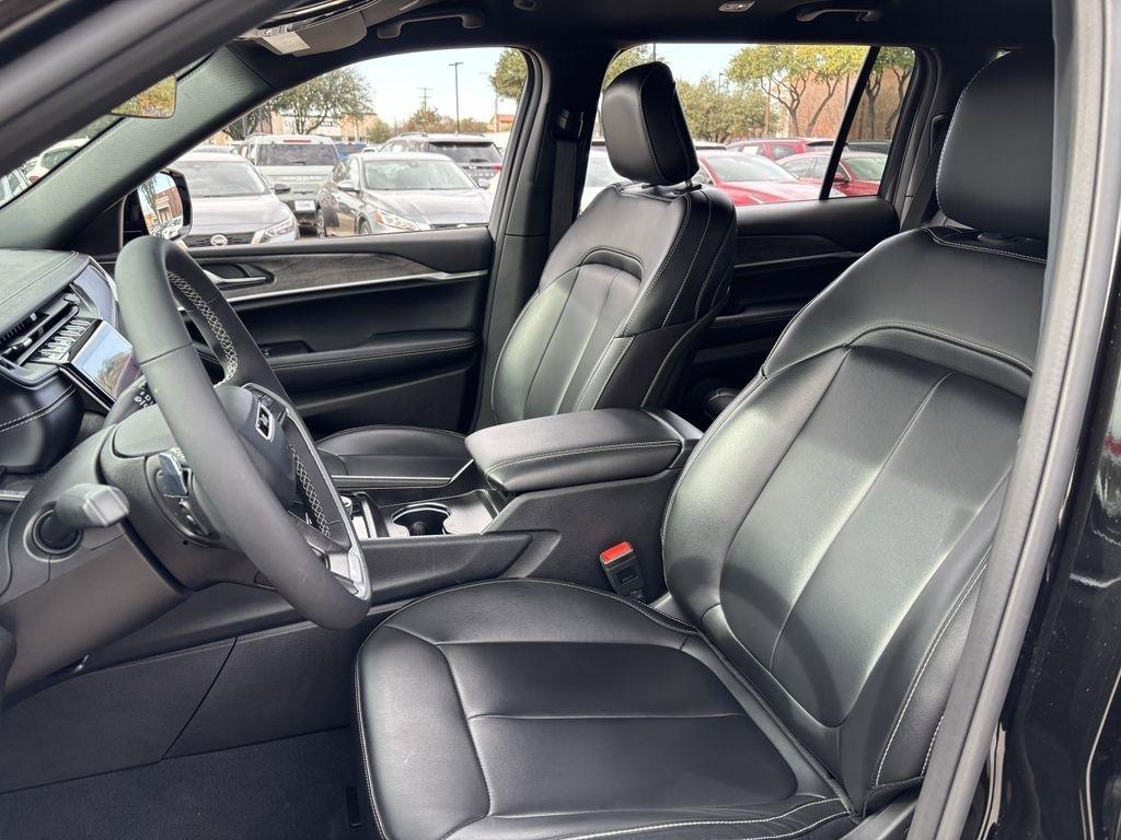 Jeep Grand Cherokee L Limited 4WD 2025